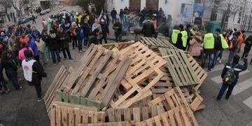 Acampe de docentes en Rawson\u002E