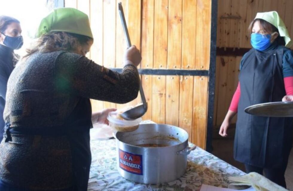Compró ollas en cuotas para darle de comer a sus vecinos