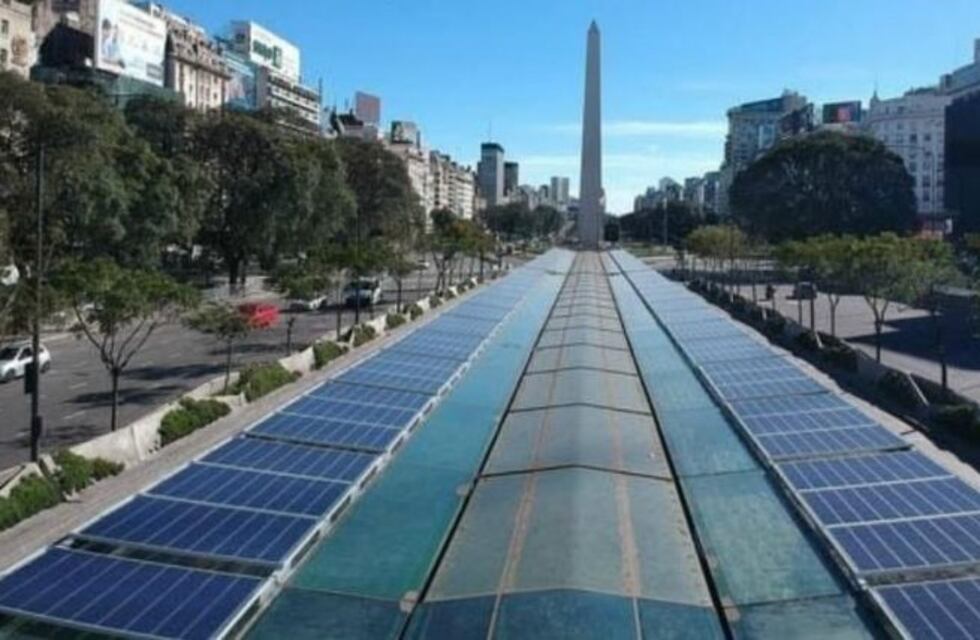 Instalaron 328 paneles solares en el Metrobus de la 9 de Julio