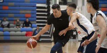 Luis Scola entrena con la selección argentina de básquet (Gentileza Links Sports)