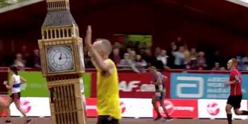 Se disfrazó de Big Ben para correr la maratón de Londres y no le salió bien