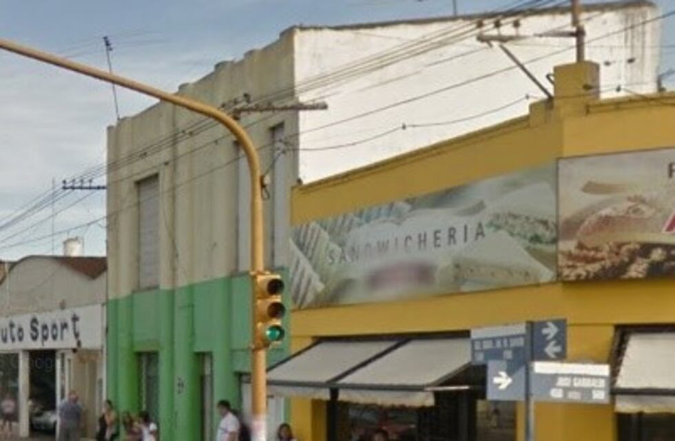 Vecinos se quejan por la falta de cestos de basura en Garibaldi y Savio