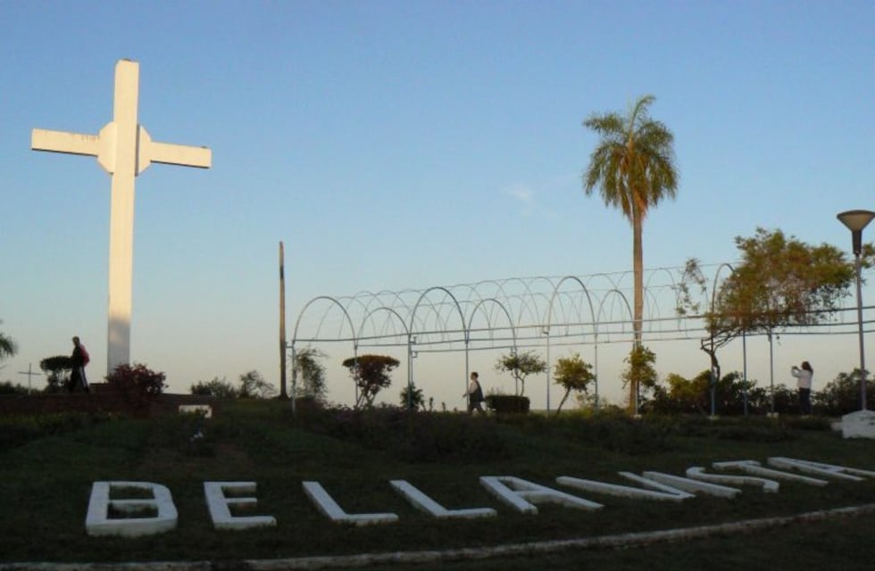 Jugaban al fútbol a las afuera de Bella Vista