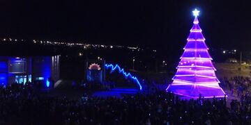 El Calafate: encendido del árbol de Navidad