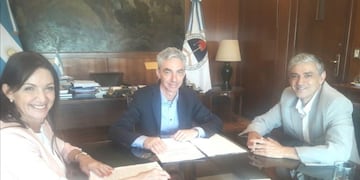 El ministro de Transporte de la Nación, Mario Meoni, recibió al diputado José Luis Martiarena\u002E