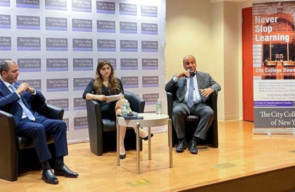 Manzur habló en el foro "Argentina: Desafíos y perspectivas para el Nuevo Gobierno"