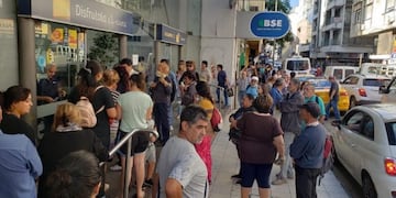 Los bancos dieron a conocer el cronograma de pagos por ventanilla, según la terminación del DNI\u002E