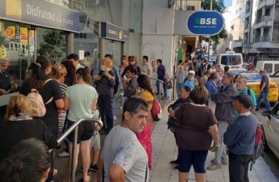 Un diputado provincial quiere que les paguen a domicilio a los jubilados