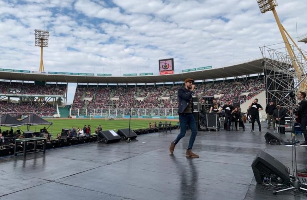 Así fue la presentación de Abel Pintos en los festejos por el Día del Niño en el Kempes