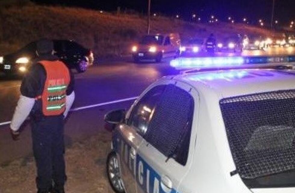Una pareja llevaba drogas desde Mendoza hacia Chubut  pero fueron detenidos