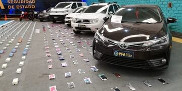 Secuestro de vehículos y celulares de contrabando