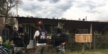 Uno de los allanamientos se llevó a cabo en una zona rural del departamento Caseros\u002E (PDI)