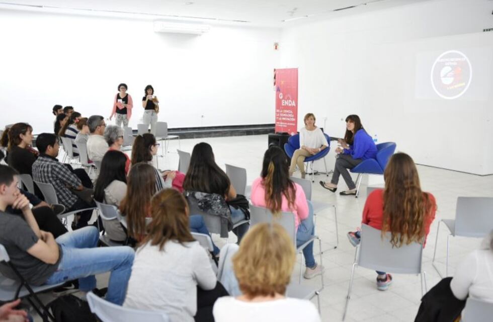 Charla para eliminar los mitos sobre las vacunas en el Viejo Mercado