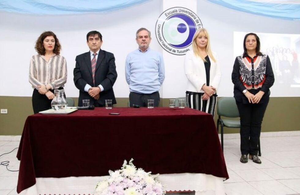 La Escuela de Enfermería es acreditado por seis años por CONEAU