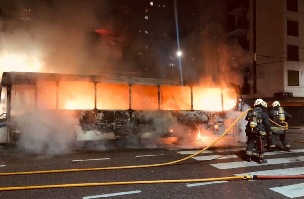 Almagro: se incendió un colectivo de la línea 71