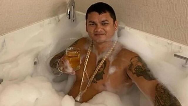 ¿Otra provocación del Chino Maidana? Ahora enciende habanos con dólares