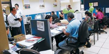 El estudio elaborado por la Bolsa de Comercio de Córdoba revelo que, mientras mayor sea el nivel de transferencias per cápita recibidas por las provincias, mayor es el nivel de empleo público. Tierra del Fuego, lidera el ranking.