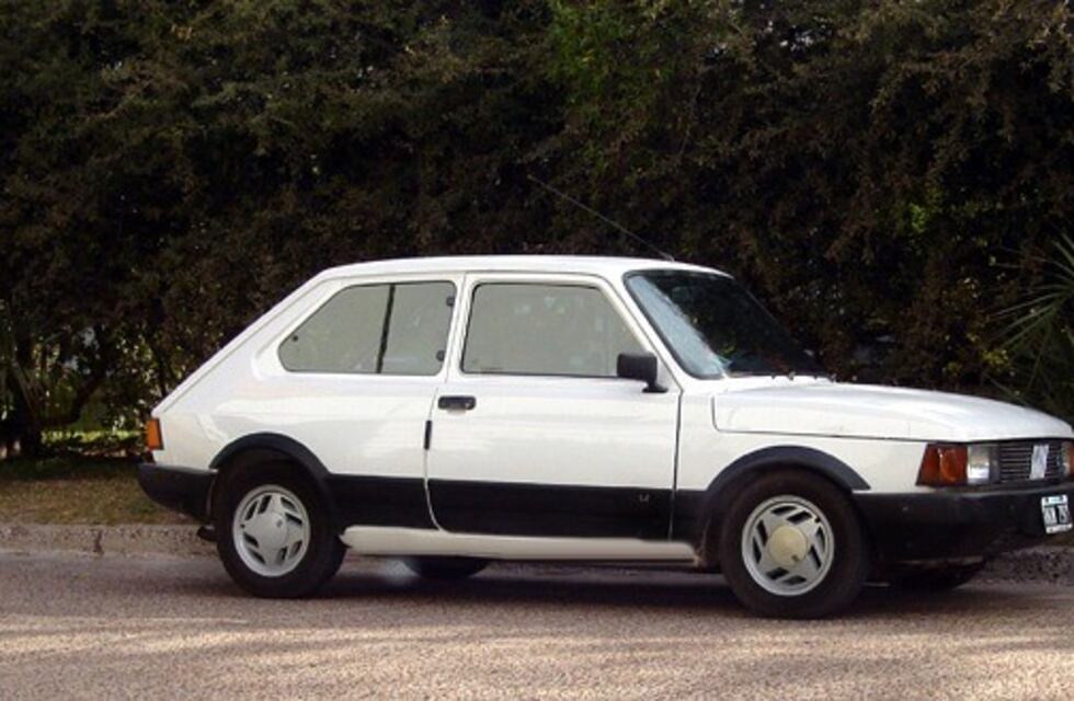 Derrapó de forma solitaria un Fiat 147 en el camino hacia Saira