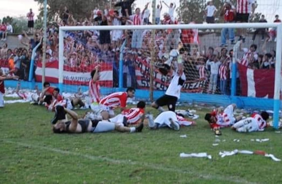 En las redes, los hinchas de Argentino recordaron la final ganada en "el Laguito"