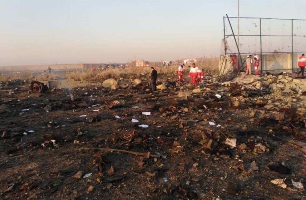 Un avión ucraniano se estrelló en Irán: hay más de 170 muertos
