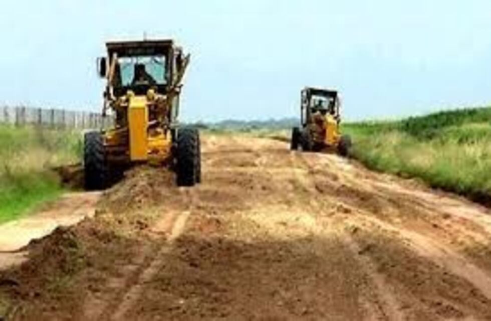 Córdoba invierte 10 mil millones de pesos para mejorar los caminos rurales productivos