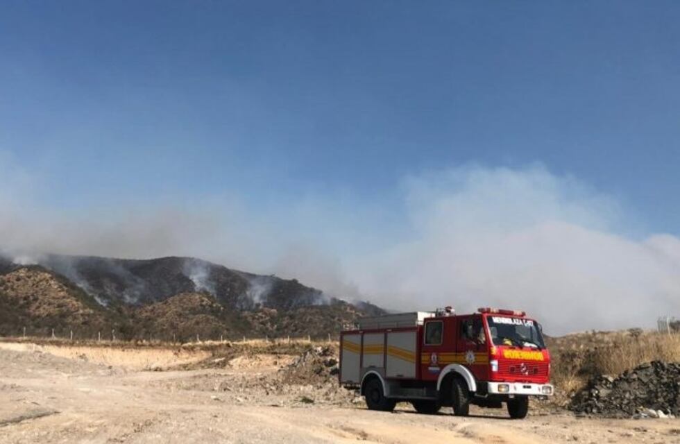 Tres menores de edad serían los responsables del incendio en la zona sur de Carlos Paz