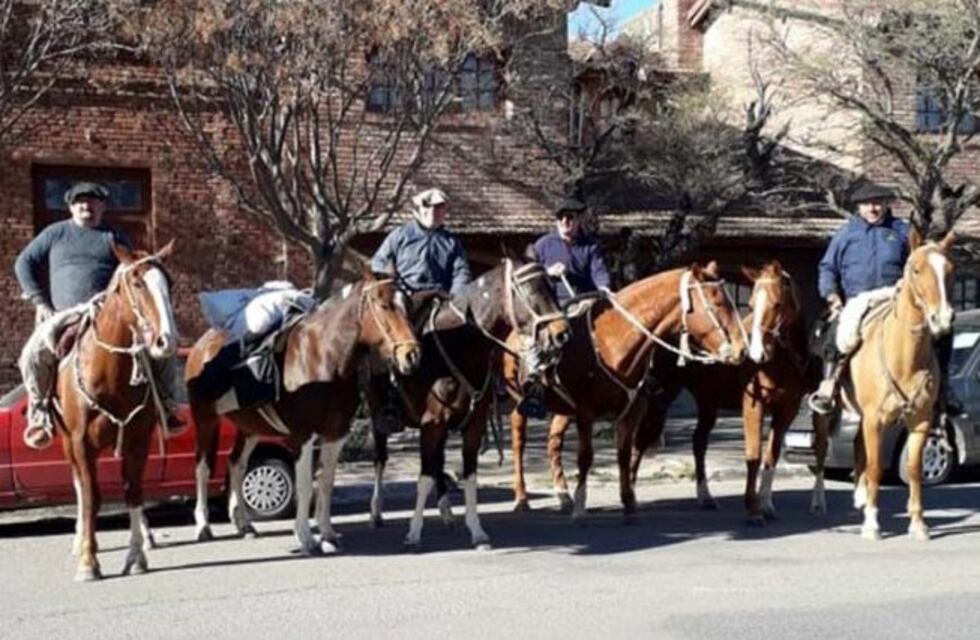 Un pampeano inició una travesía a caballo siguiendo los caminos de Vairoleto