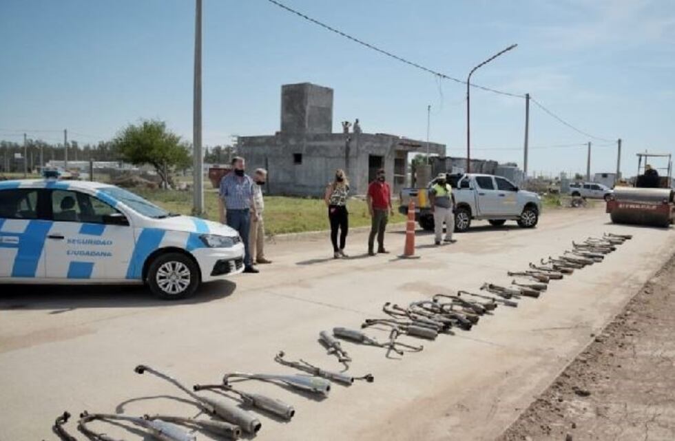 Destruyen caños de escapes libres por parte del Municipio de Arroyito
