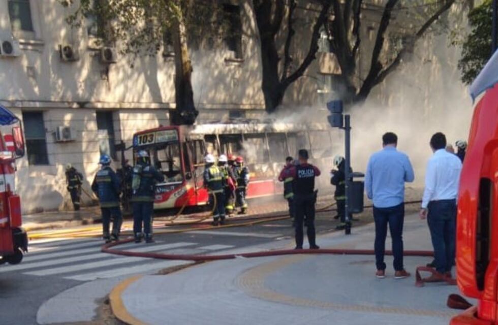 Se incendió un colectivo en San Telmo