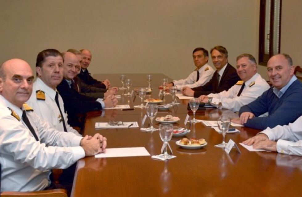 Reunión de la Armada con autoridades de Coronel Rosales y Bahía Blanca