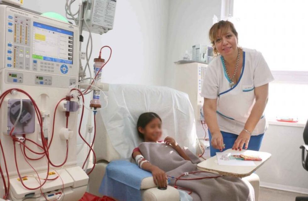 La enfermera que canta y baila para sus pacientes de diálisis