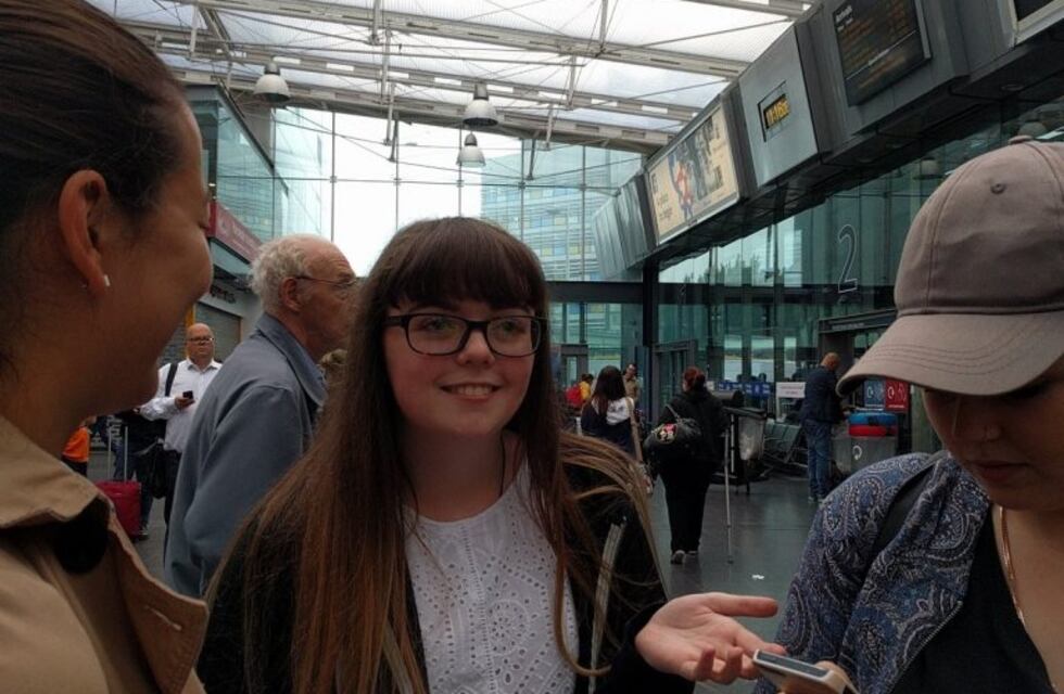 Identificaron a la primera víctima del atentado en Manchester: tenía 18 años y murió en los brazos de su madre