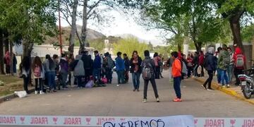 Continúa la manifestación en la Carande Carro