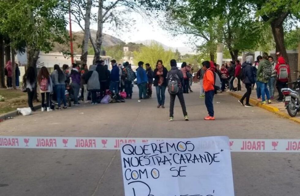 Carlos Paz: Nueva jornada de protesta en la Carande Carro por el nuevo edificio