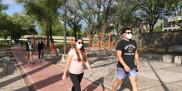 Las caminatas son por espacio de una hora, y según la terminación del DNI\u002E