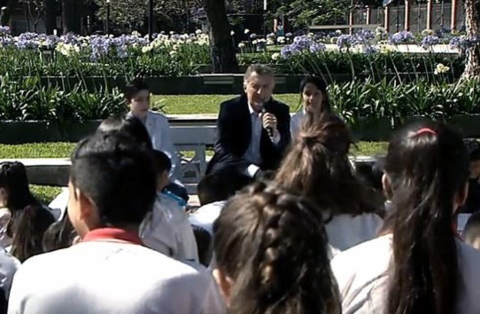 Mauricio Macri: "La democracia te da un montón de derechos y te genera obligaciones"