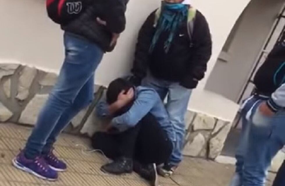 Vecinos casi linchan a un joven que había robado una mochila