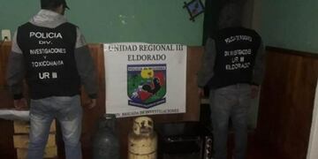 La policía recuperó las cosas robadas y secuestró plata y droga\u002E