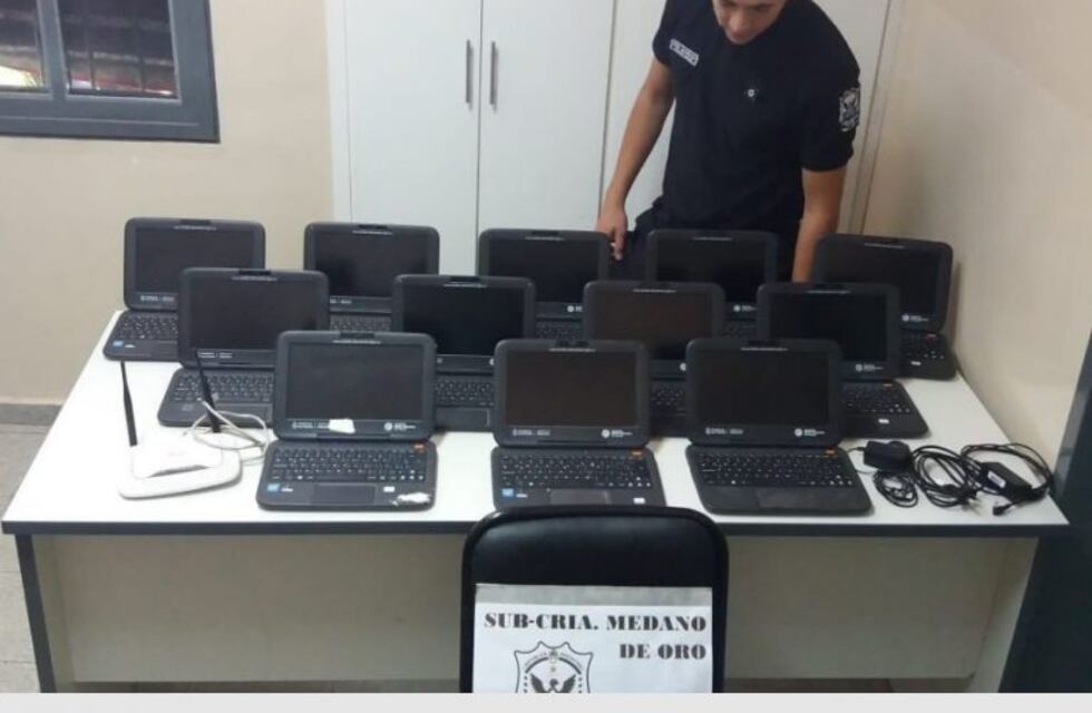 Cae un alumno por el robo de 12 netbooks en una escuela de San Juan