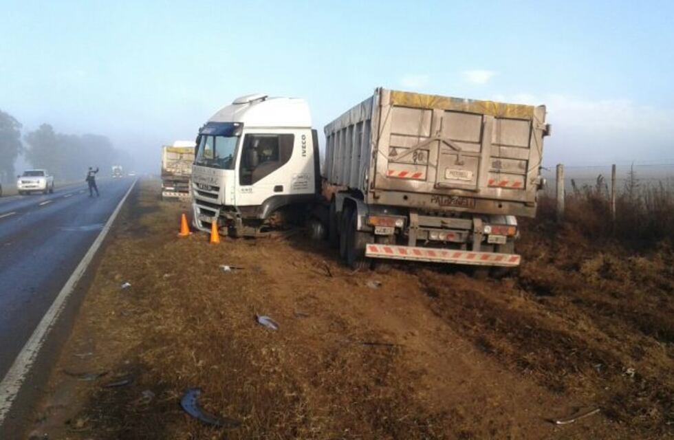 Chocaron cinco vehículos en ruta 8, hay una mujer herida