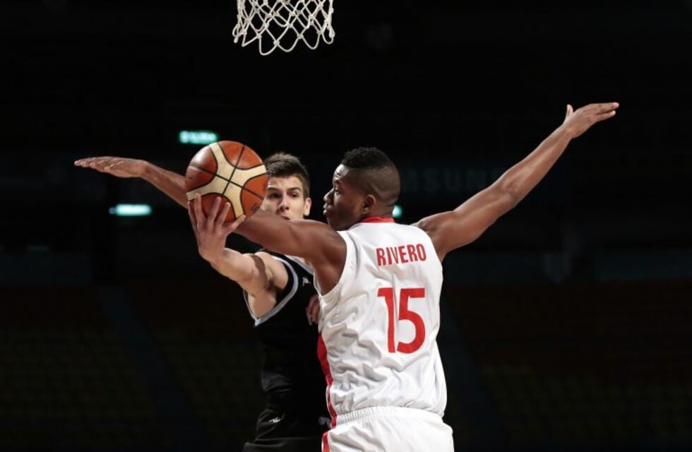 El argentino Nicolás Brussino tiene un contrato garantizado en los Dallas Mavericks de la NBA