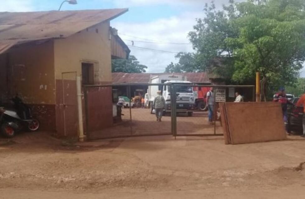 Empleados municipales de paro tras diez días de reclamos