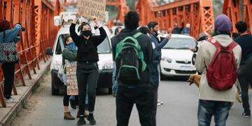 Movilización de ambientalistas Gualeguaychú\nCrédito: (ElDía)