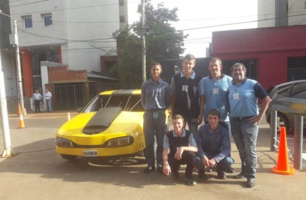 Estudiantes de Campo Grande fabricaron un "Transformers"
