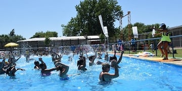 Las piletas empiezan a ser una buena opción para combatir el calor