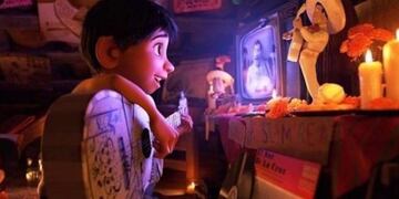 Escena de película Coco, inspirada en la celebración mexicana del Día de los Muertos (Clarín)