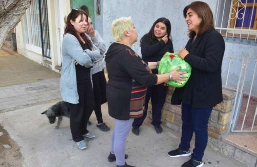 La historia de Mónica, la mujer que encontró un bebé recién nacido en la puerta de su casa