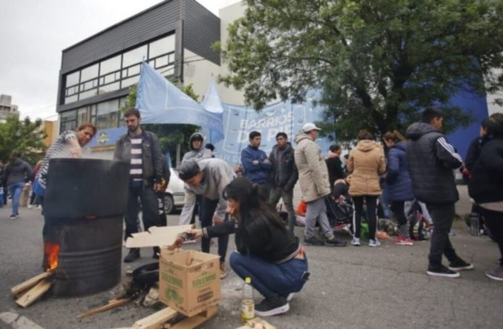 Organizaciones sociales marplatenses pidieron un bono navideño con un corte y ollas populares