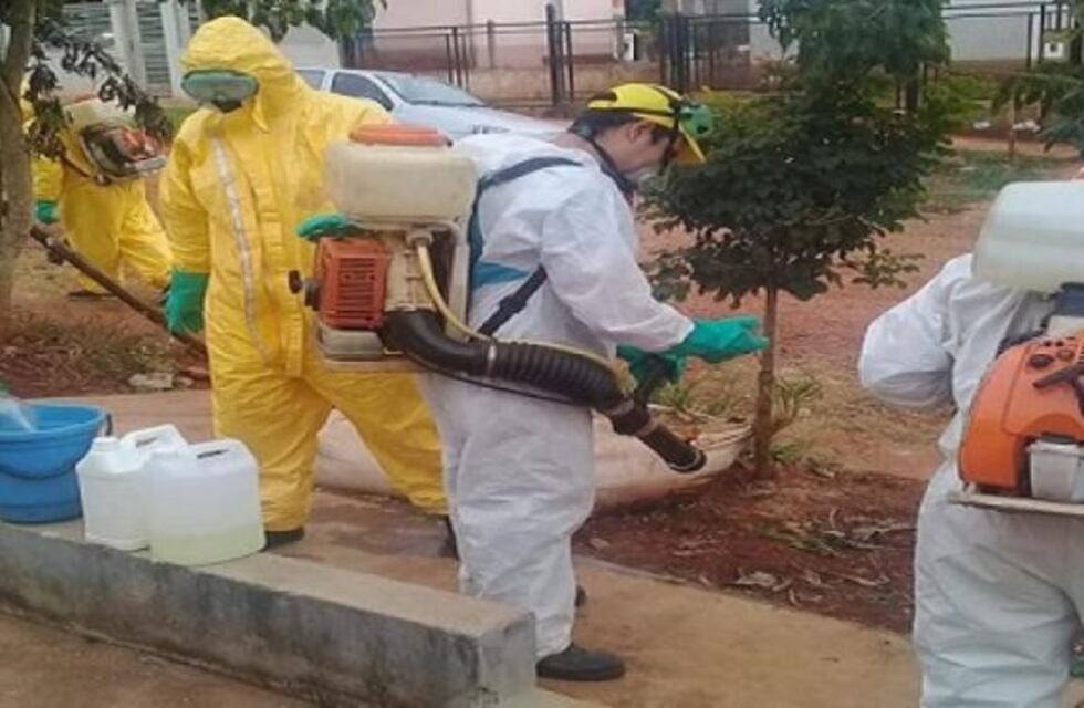 Tras el primer caso positivo de covid-19 en Eldorado, desinfectan el barrio donde vive la familia