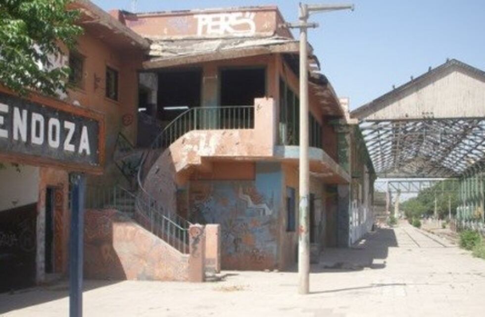 Presentan proyecto para poner en funcionamiento el tren en Mendoza